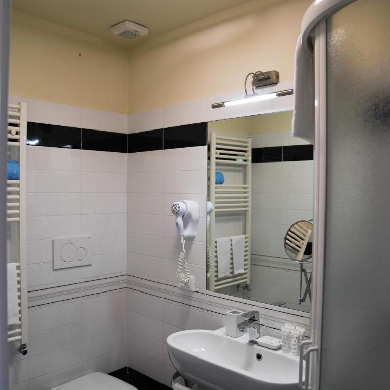 Affittacamere ALBA - Twin Room with Balcony - 5