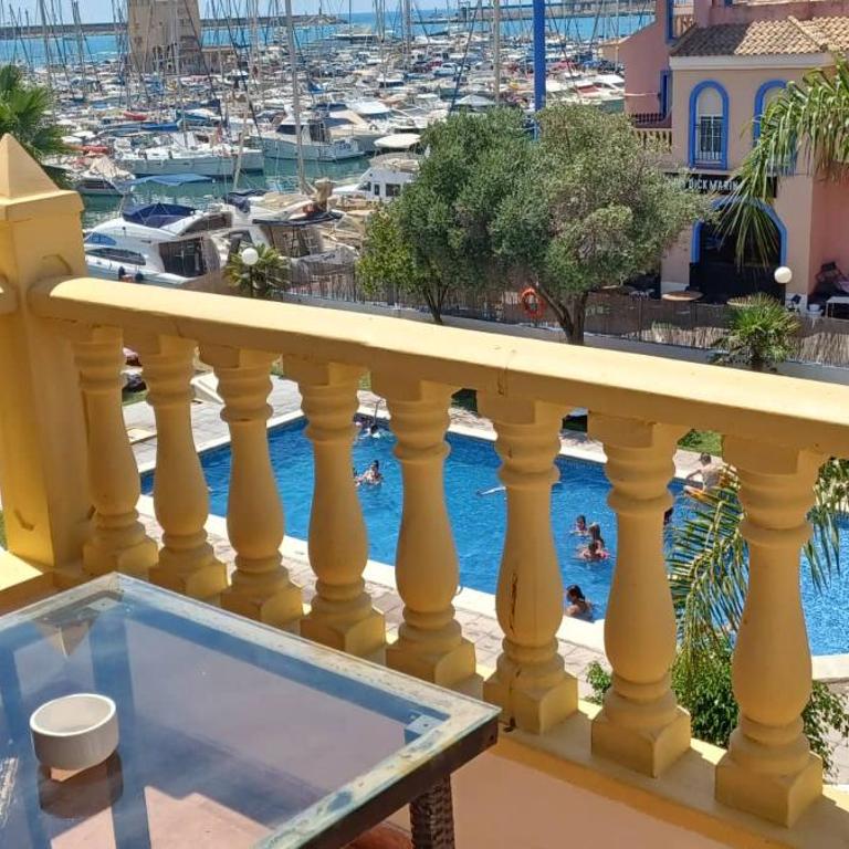 appartement climatisé deux chambres front de mer et piscine - Two-Bedroom Apartment - 8