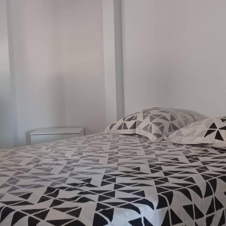 appartement climatisé deux chambres front de mer et piscine - Two-Bedroom Apartment - 14