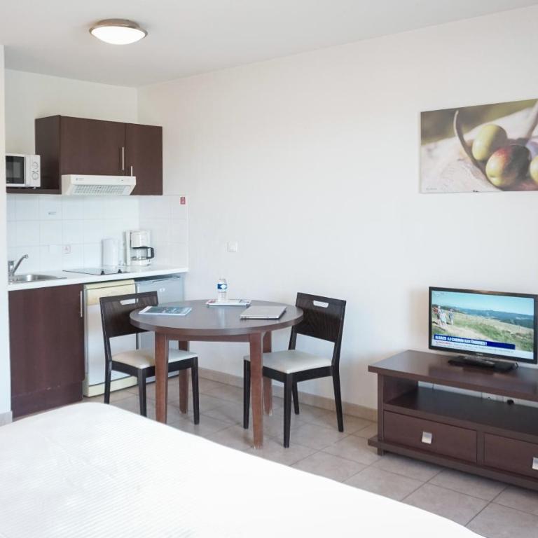 Comfort Aparthotel Six-Fours - Studio - 1