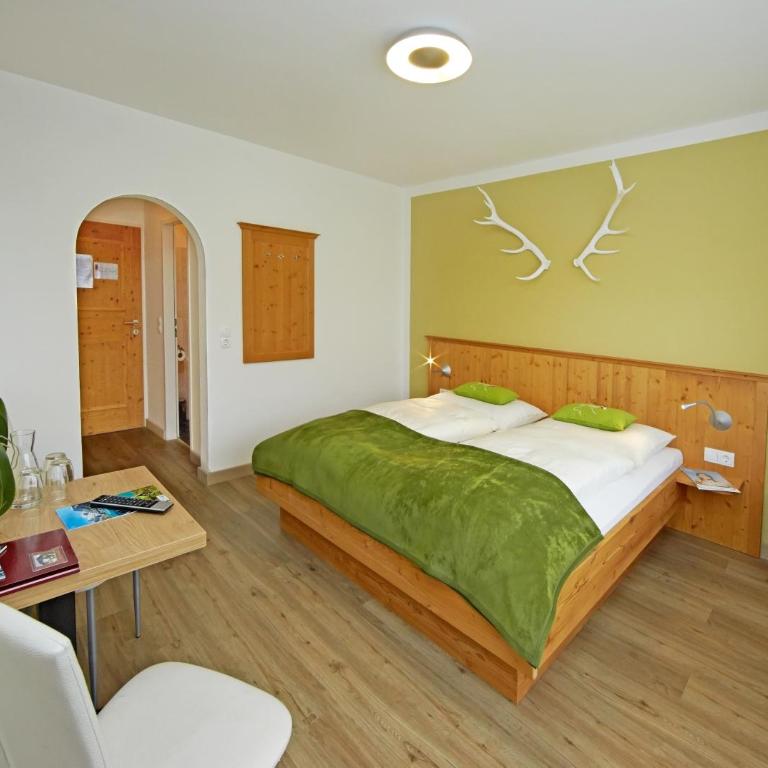 Comfort Hotel Garni Landhaus Gitti - Comfort Doppelzimmer mit Balkon und Bergblick - 1