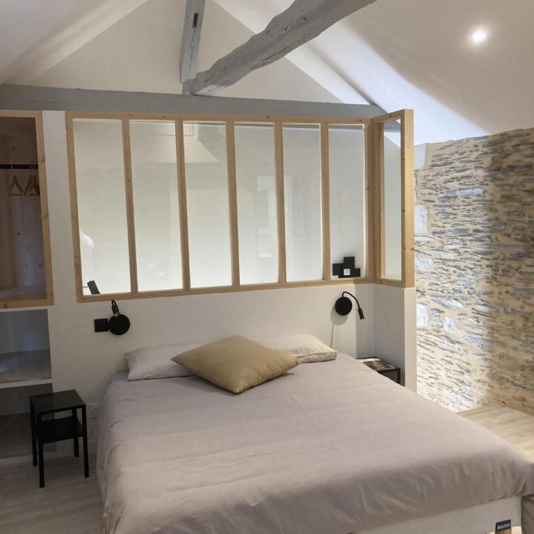 La Maison du Cocher - Chambre indépendante climatisée en Hypercentre - Lit Queen Size - Appartement - Vue sur Jardin - 3