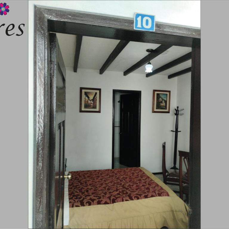 Hostal Flores - Habitación Individual Económica - 12