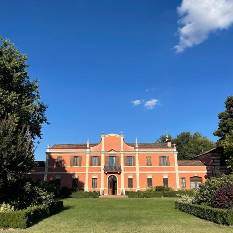Villa Contessa Massari Ferrara - Three-Bedroom Apartment - 2