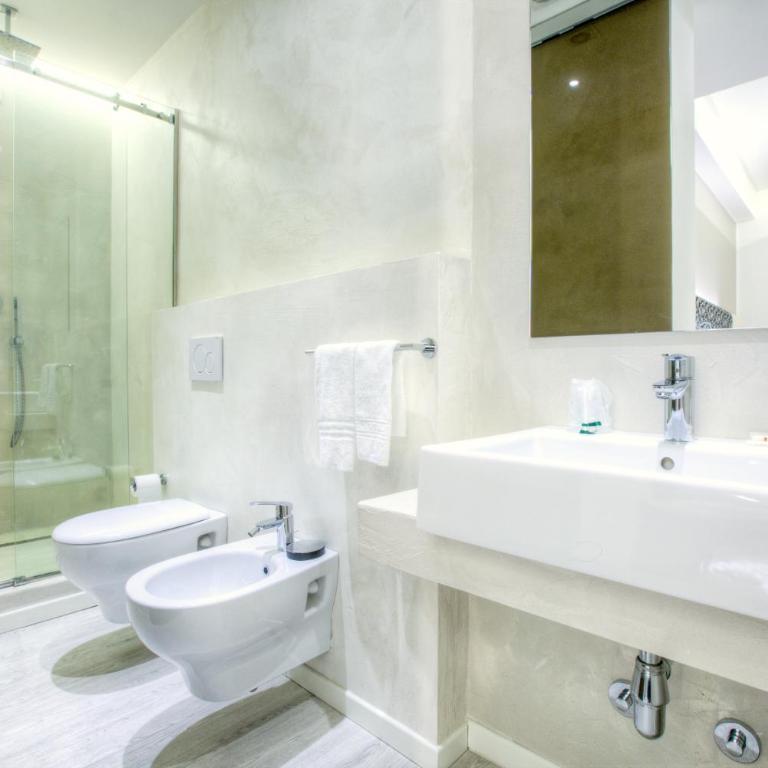 Hotel Boemia - Superior Triple Room - 2