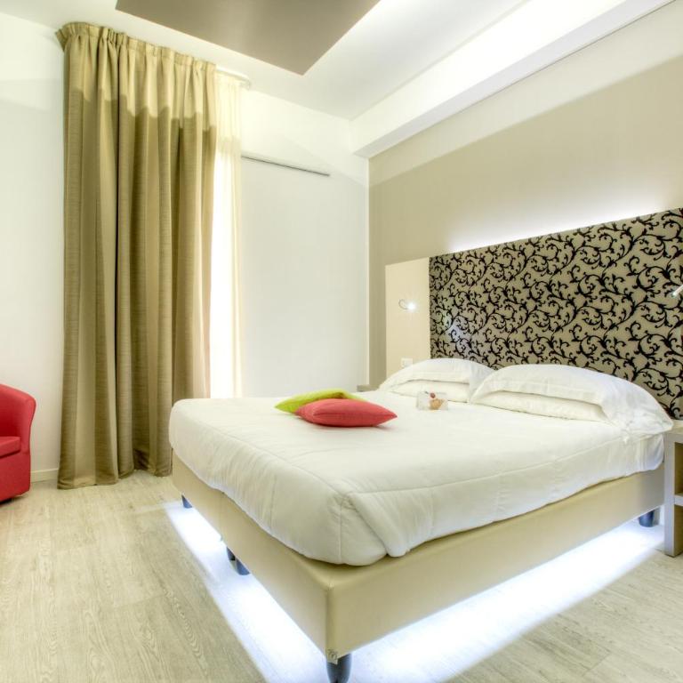 Hotel Boemia - Superior Double or Twin Room - 8