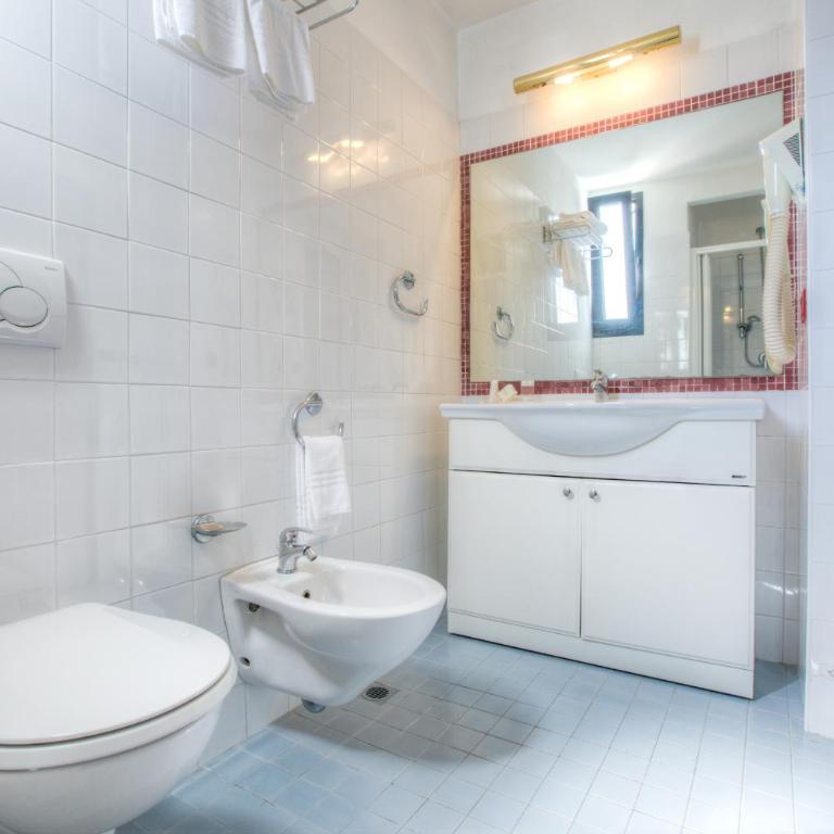 Hotel Boemia - Economy Double or Twin Room - 4