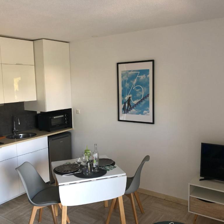 Appartement 2 personnes calme proche de la mer piscine tennis - Studio - 4