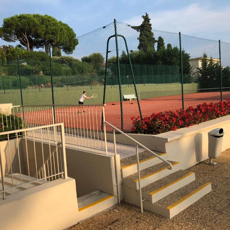 Appartement Juan-Les-Pins, 4 pieces, 80m2, Residence Luxe Piscine Tennis - Appartement 3 Chambres - 69