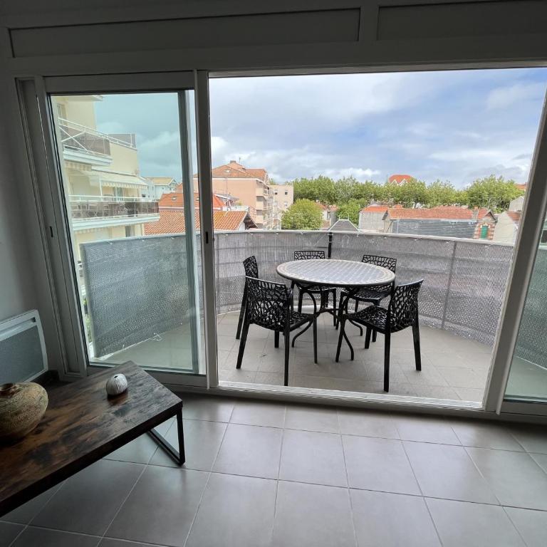 Superbe T3 de 66 m² centre ville Arcachon avec parking et balcon à 200m de la plage - FR-1-374-196 - Apartment - 2