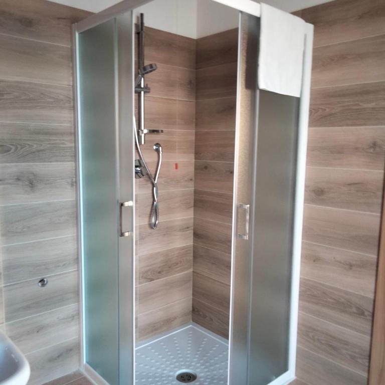 Agriturismo i doni del mandorlo - Camera Matrimoniale con Bagno Privato - 2