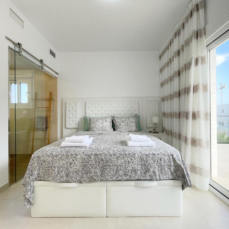 Perfect Getaway Villa - Villa with Private Pool - 5