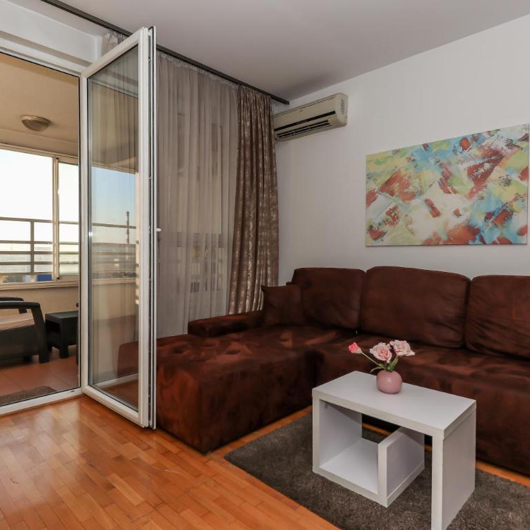 New Belgrade Apartment Lavina, parking 5 evra dan - Apartman sa Balkonom (2 Odrasle Osobe + 2 Deteta) - 9