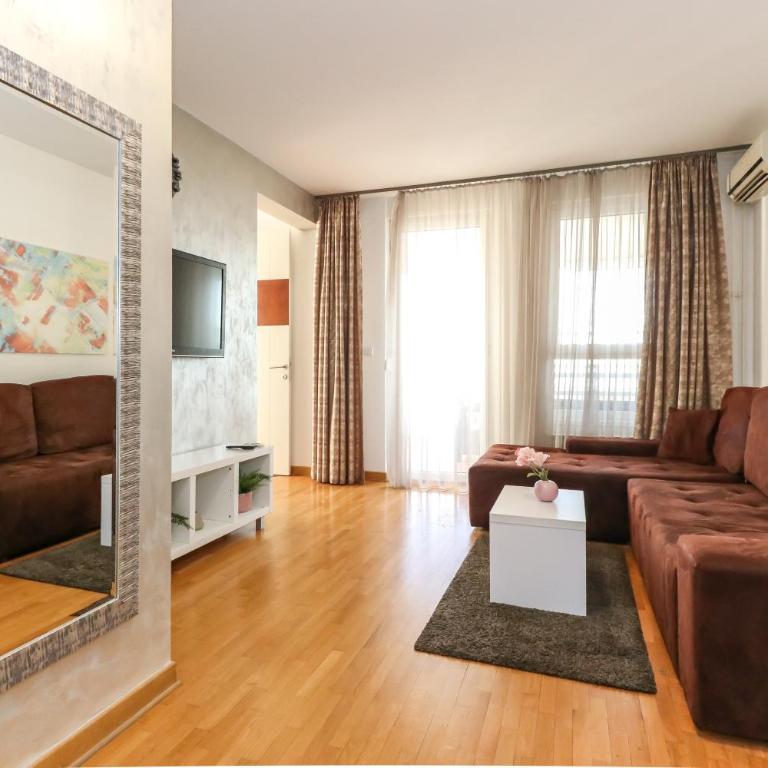 New Belgrade Apartment Lavina, parking 5 evra dan - Apartman sa Balkonom (2 Odrasle Osobe + 2 Deteta) - 2