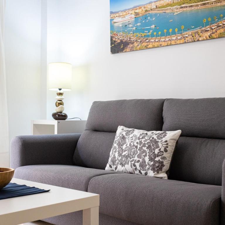 Holidays2Malaga Capuchinos French balconies, private parking, WiFi & Air con - Apartamento con balcón - 16