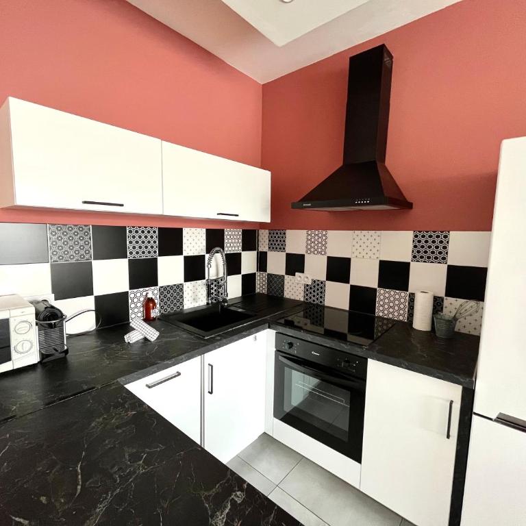 2 Bedrooms - Sea View Apartment - Appartement 2 Chambres - 12