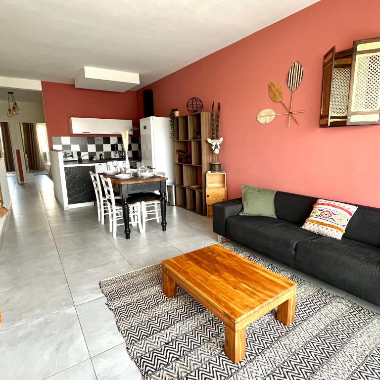 2 Bedrooms - Sea View Apartment - Appartement 2 Chambres - 1