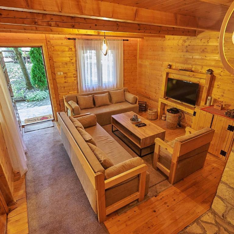 Country House Brijest - Vila sa Pogledom na Vrt - 3