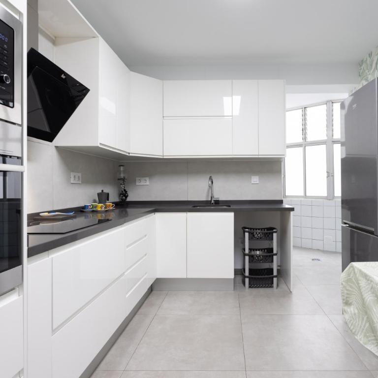 Home2Book Stylish & Roomy Santa Cruz City Center - Apartamento - 9