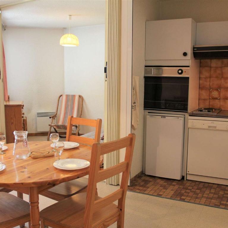 Studio cabine 6 couchages proche pistes et commerces à Vars - FR-1-330B-138 - Appartement (6 Adultes) - 6