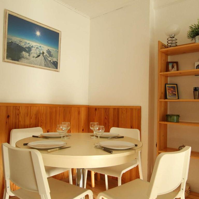 Appartement cosy pour 6 à Chantemerle, Serre-Chevalier. Balcon, parking, casier à ski, 2 étoiles. - Appartement 1 Chambre - 8