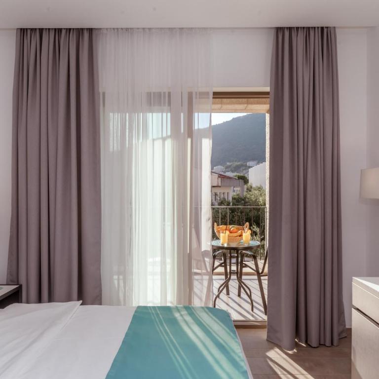 Hotel Eleven - Superior Double Room with Balcony - 3