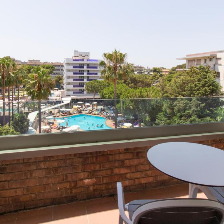 Golden Port Salou & Spa - Habitación Doble con vistas a la piscina - 3