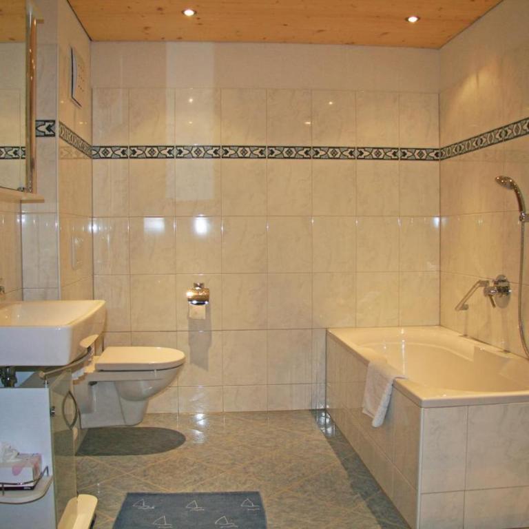 Haus Flua - One-Bedroom Apartment with Terrace - 16