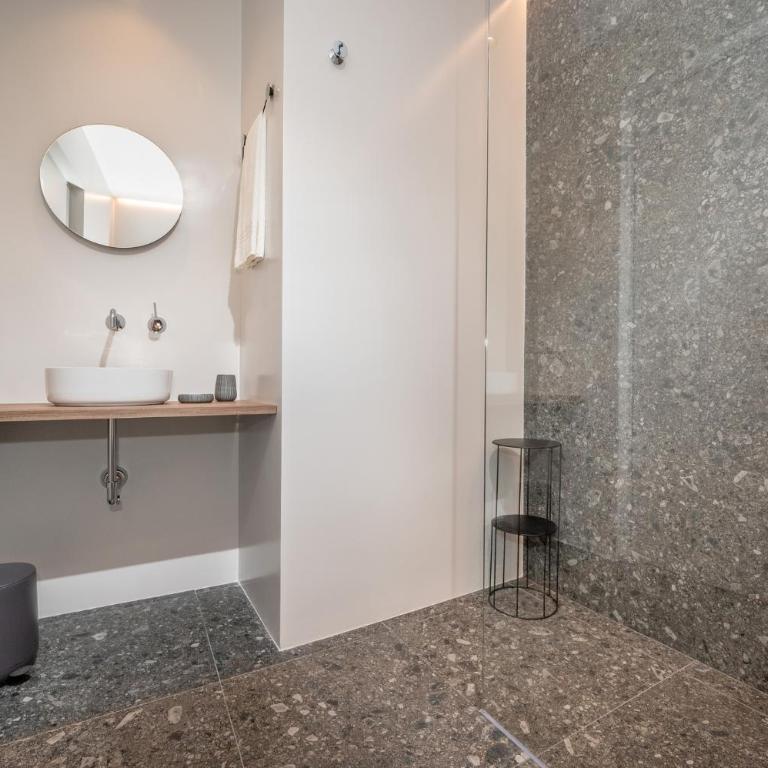 BED 10.5 - DESIGN SUITE - Double Room with Balcony - 3