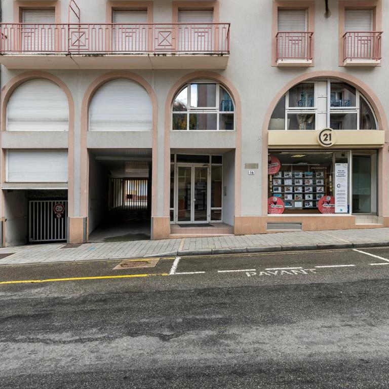 APPARTEMENT CENTRE VILLE PARKING COUVERT WIFI BALCON - Appartement 3 Chambres - 18