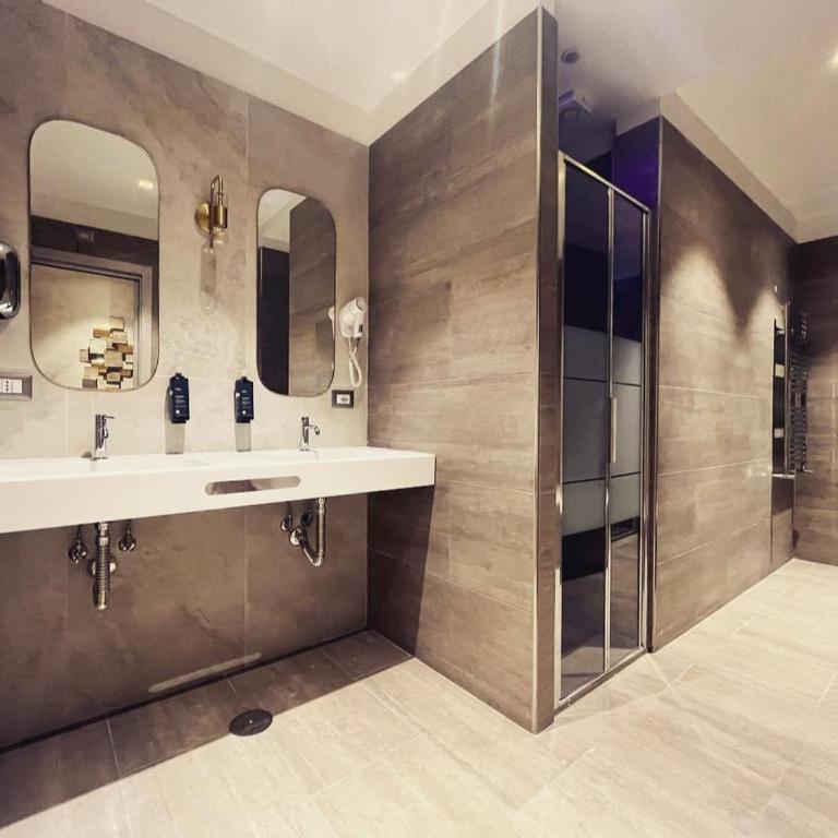 Smart Rooms Naples - Quadruple Room with Private External Bathroom - 21