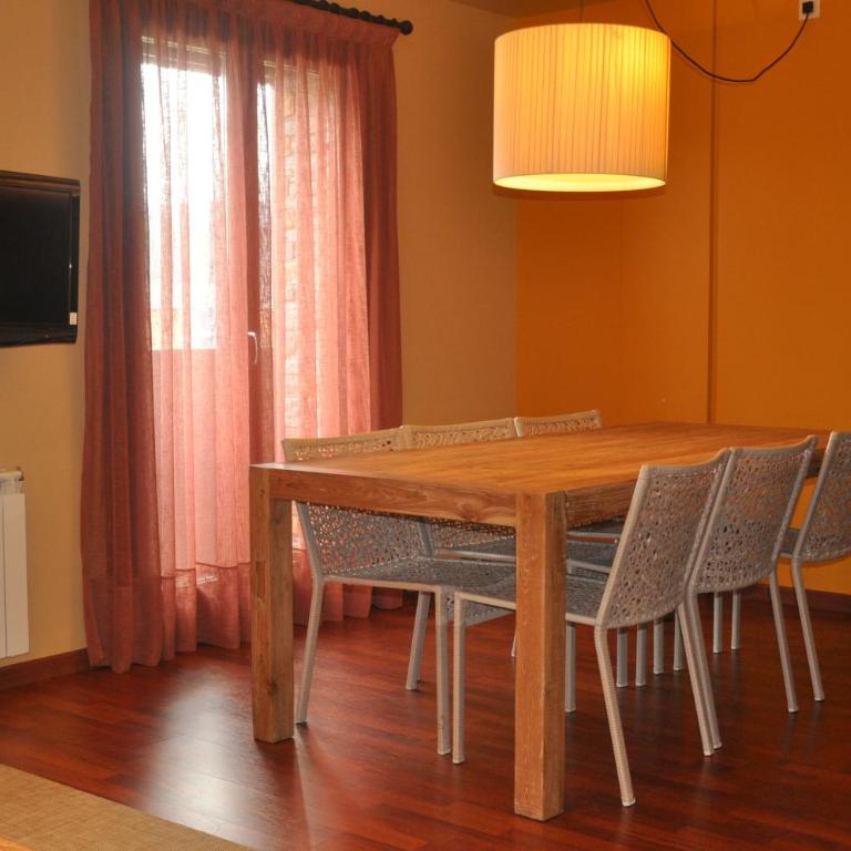 Apartaments Turístics Puigcerdà - La Closa - Deluxe Duplex Apartment (6 Adults) - 22