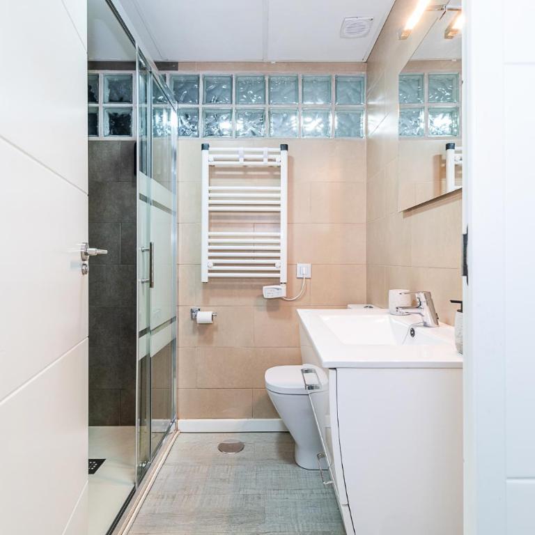 Moderno Alojamiento Familiar Centro Granada - Two-Bedroom Apartment - 24