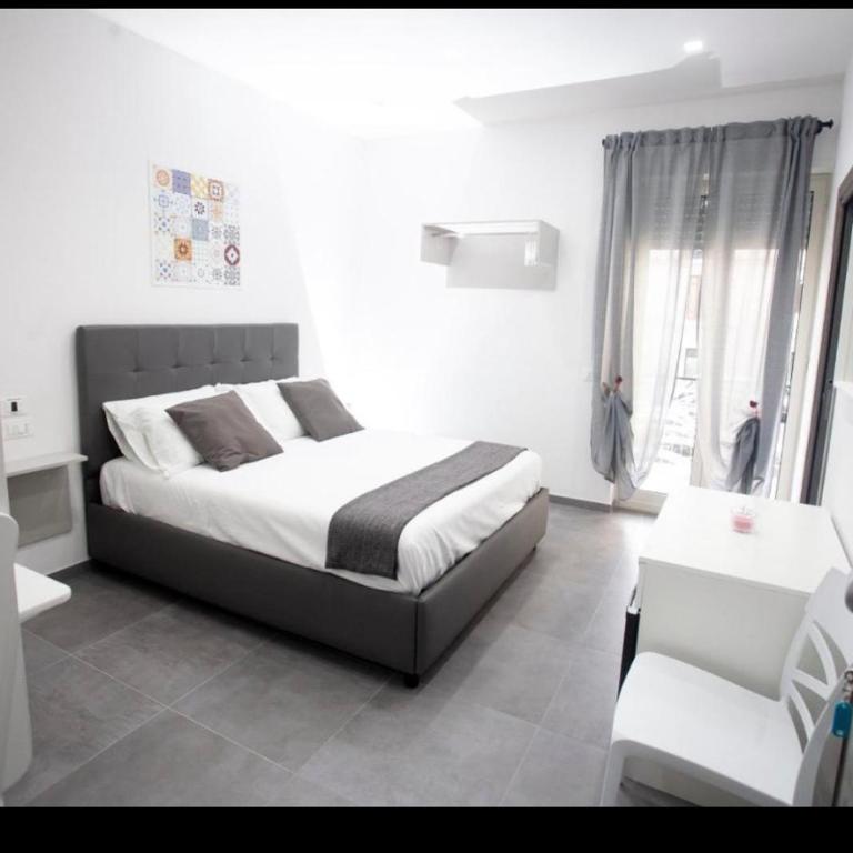 Amazing Napoli - Classic Quadruple Room - 3