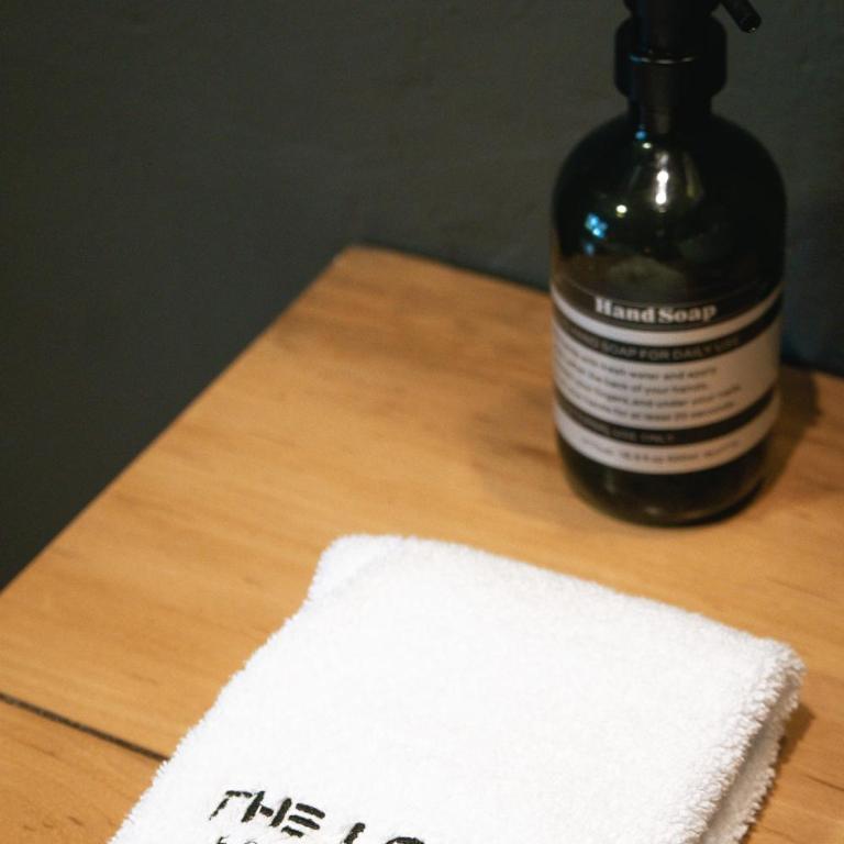 The Lot Boutique - King Room - 8