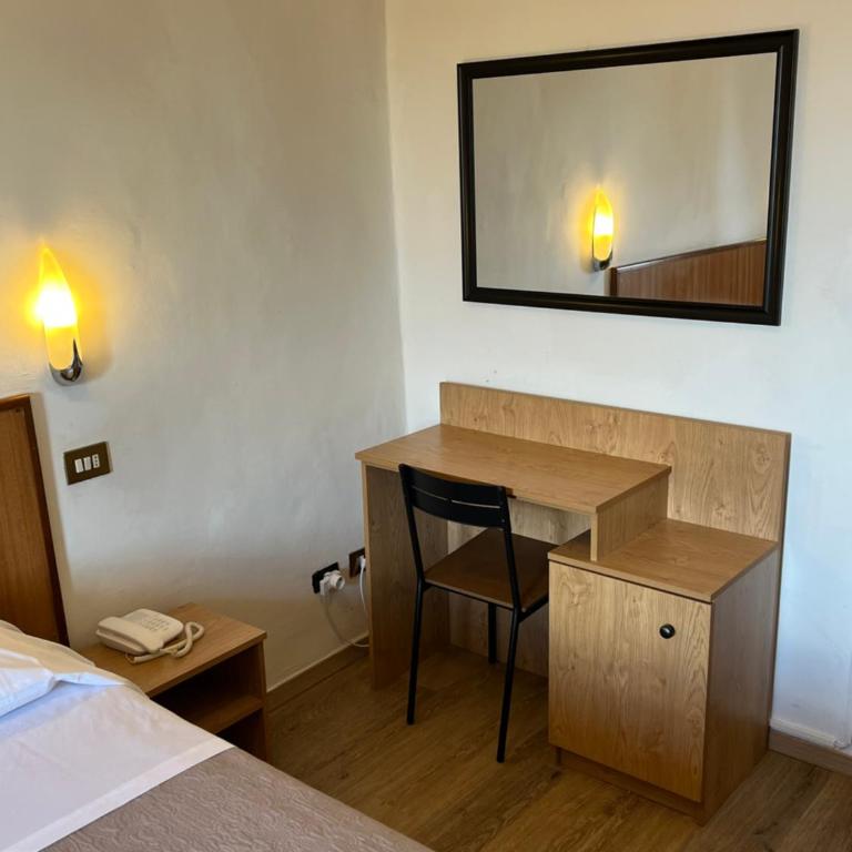 Hotel Umbria - Camera Matrimoniale/Doppia con Letti Singoli - 10