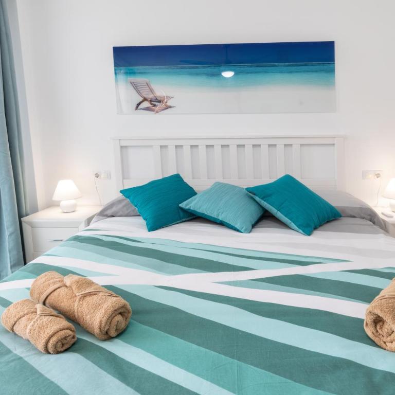 LOLA'S HOME - Two-Bedroom Apartment - 32