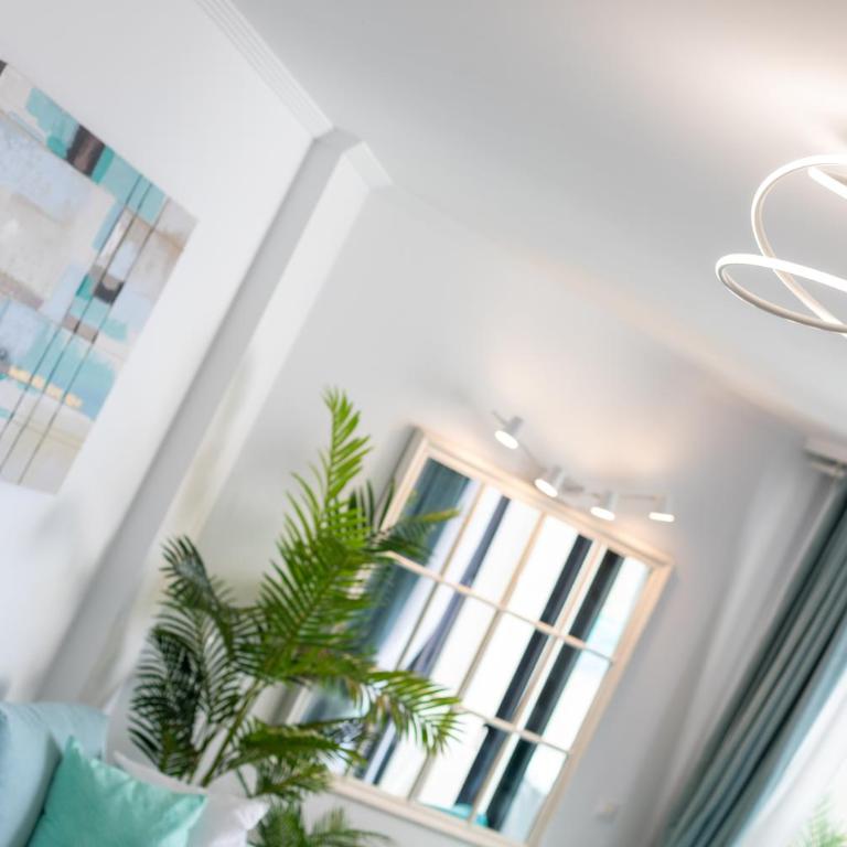 LOLA'S HOME - Two-Bedroom Apartment - 21