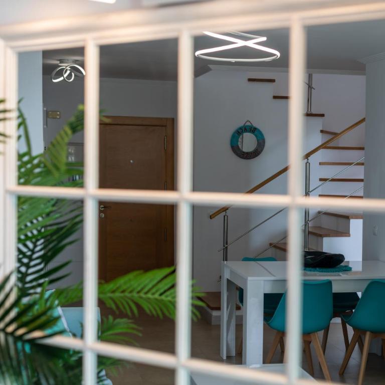LOLA'S HOME - Two-Bedroom Apartment - 16