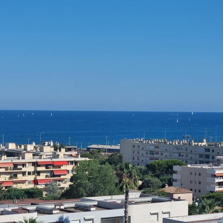 LUXURY APPARTEMENT Vue MER PANORAMIQUE - Appartement - Vue sur Mer - 13