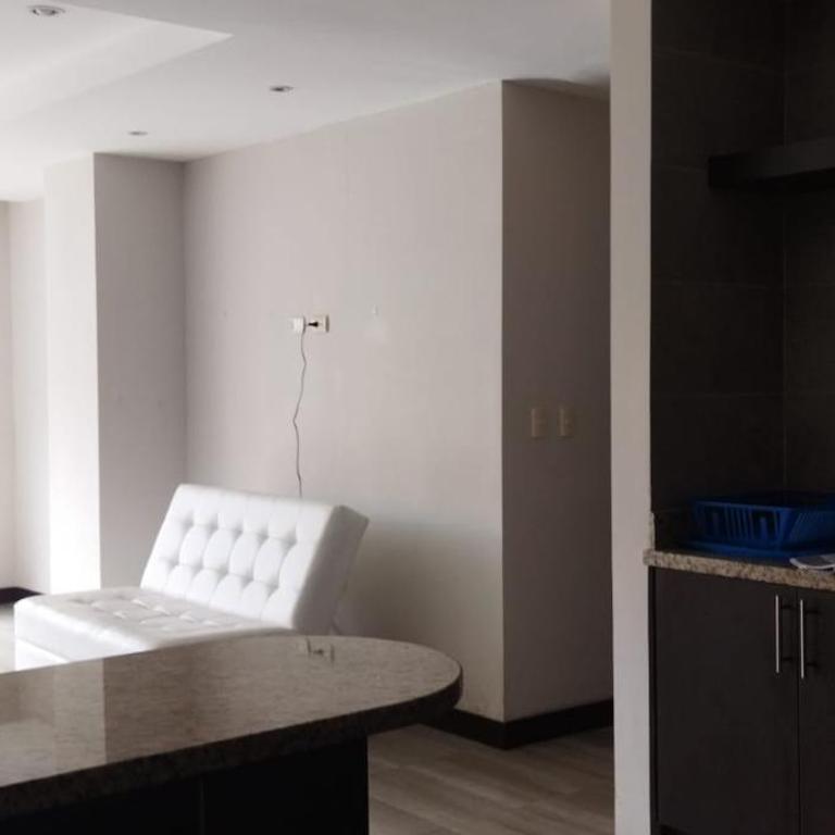 Departamento en Puertas del Sol, uno de los mejores sectores de Cuenca - Apartamento de 2 dormitorios - 2