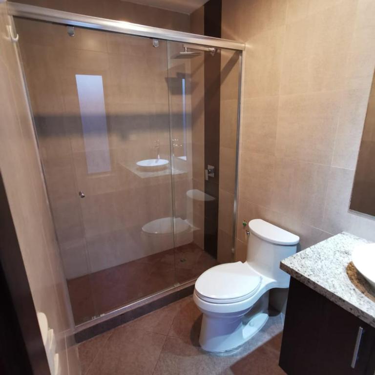 Departamento en Puertas del Sol, uno de los mejores sectores de Cuenca - Apartamento de 2 dormitorios - 3