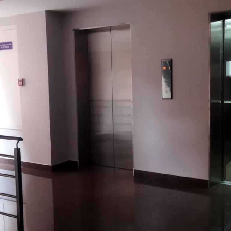 Departamento en Puertas del Sol, uno de los mejores sectores de Cuenca - Apartamento de 2 dormitorios - 11