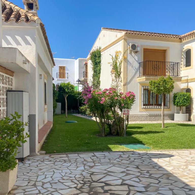 Lovely 1- bedroom rental with pool, close to the beach - Apartamento de 1 dormitorio - 15