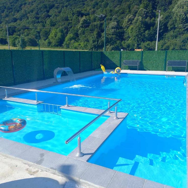 Vikendica, Bazen, Šedrvan, Rafting na Uni, Quad - Four-Bedroom House - 58