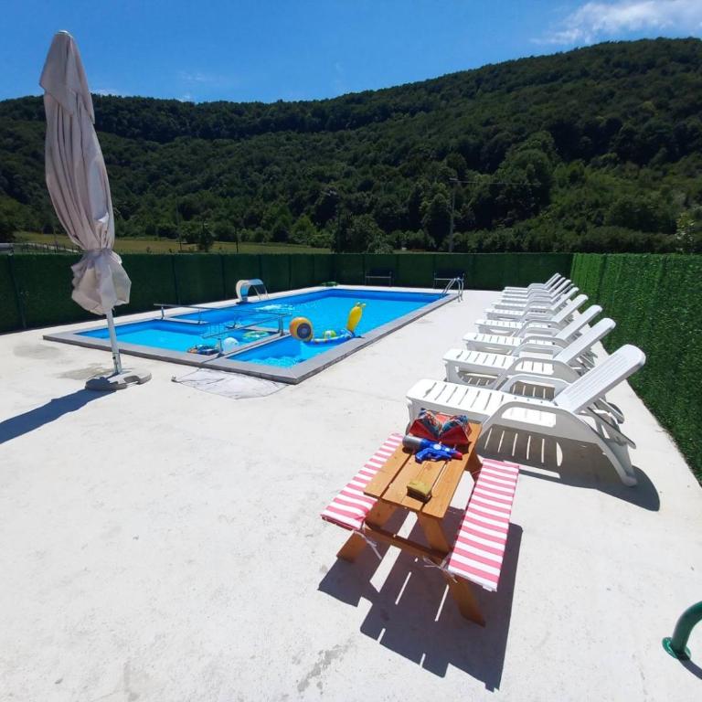 Vikendica, Bazen, Šedrvan, Rafting na Uni, Quad - Four-Bedroom House - 64