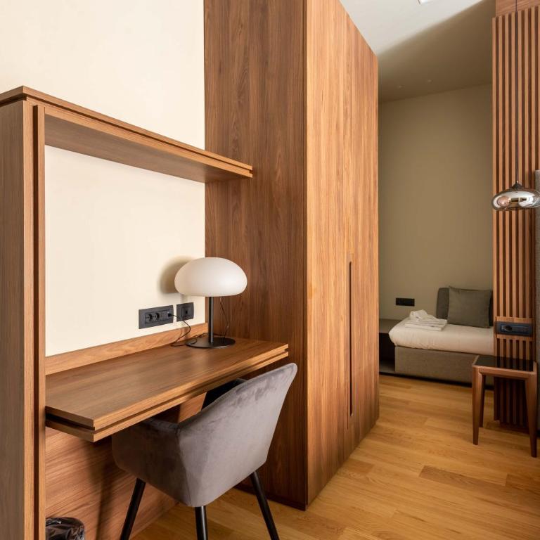 ELICAL Exclusive Private Suites - Camera Quadrupla Deluxe - 13