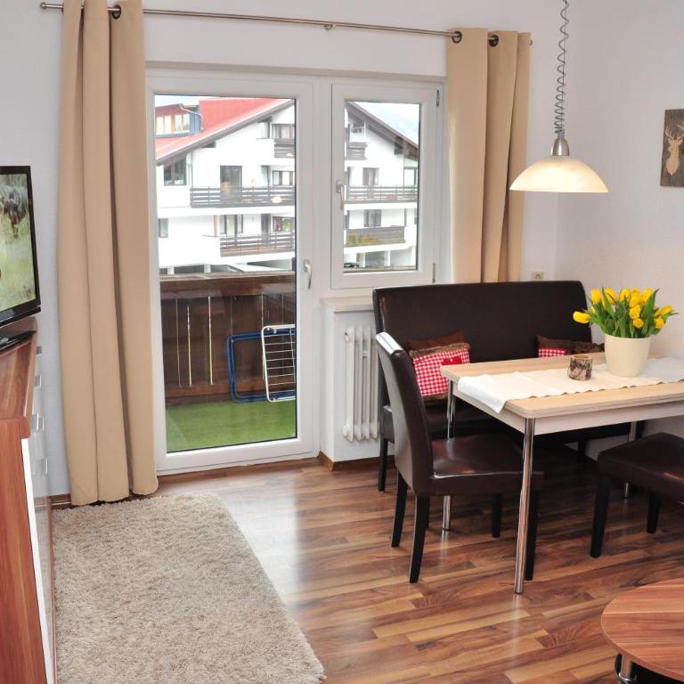 Appartment Haus Birgit - Apartment mit 1 Schlafzimmer, Balkon und Bergblick - 2