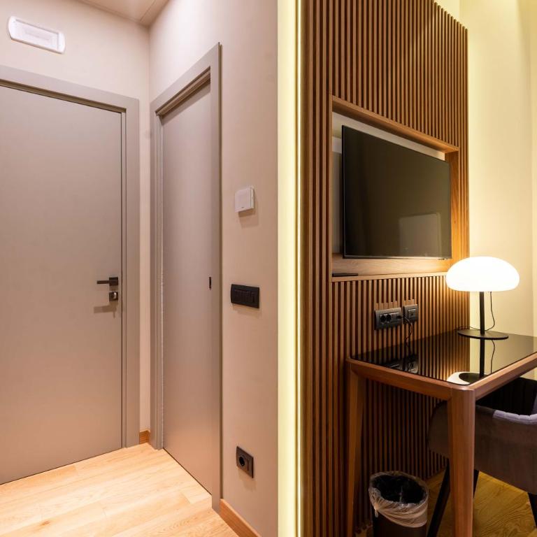 ELICAL Exclusive Private Suites - Camera Matrimoniale Deluxe con Vasca - 5