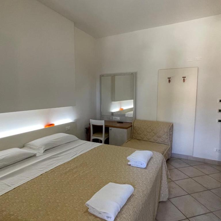 Hotel Boschetto - Camera Matrimoniale con Vista Giardino - 5